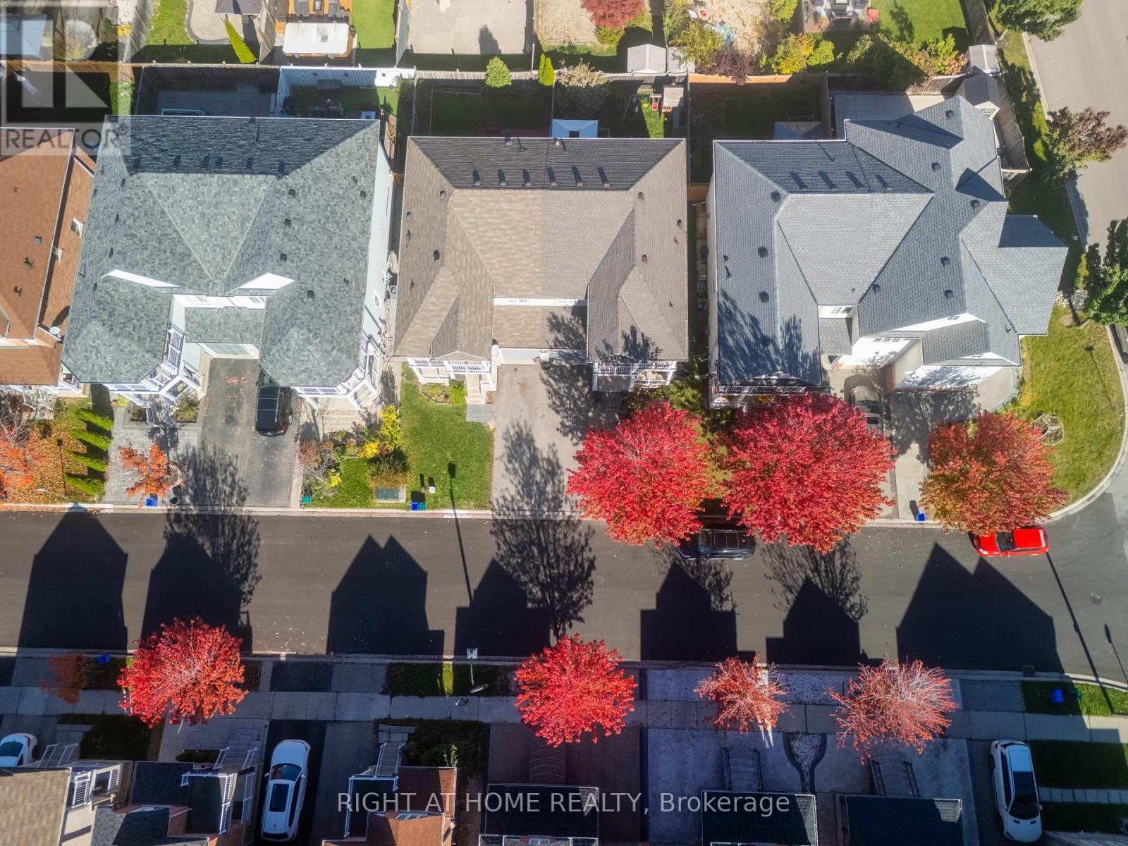 












1107 BONIN CRESCENT

,
Milton (CL Clarke),




Ontario
L9T0B2

