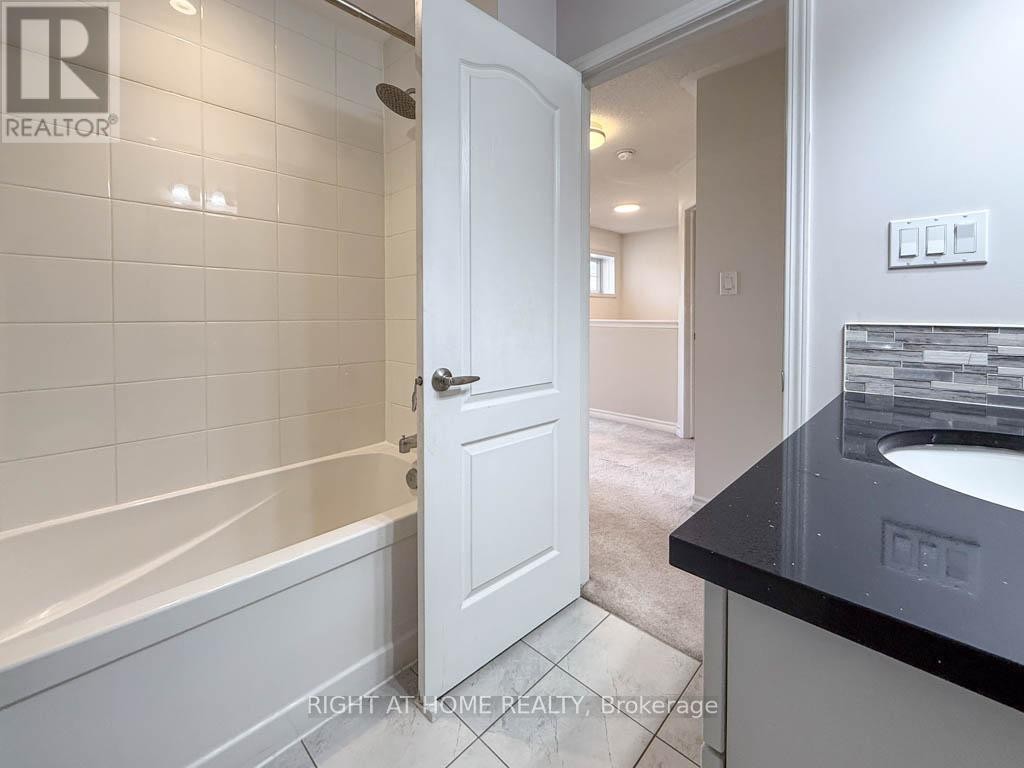 












34 ENFORD CRESCENT

,
Brampton (Northwest Brampton),




Ontario
L7A4C7

