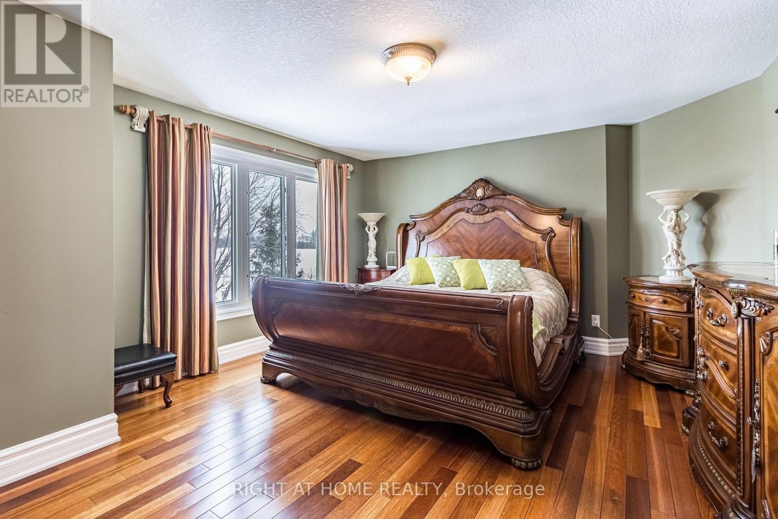 












13250 TENTH SIDE ROAD

,
Halton Hills (Rural Halton Hills),




Ontario
L7G4S5

