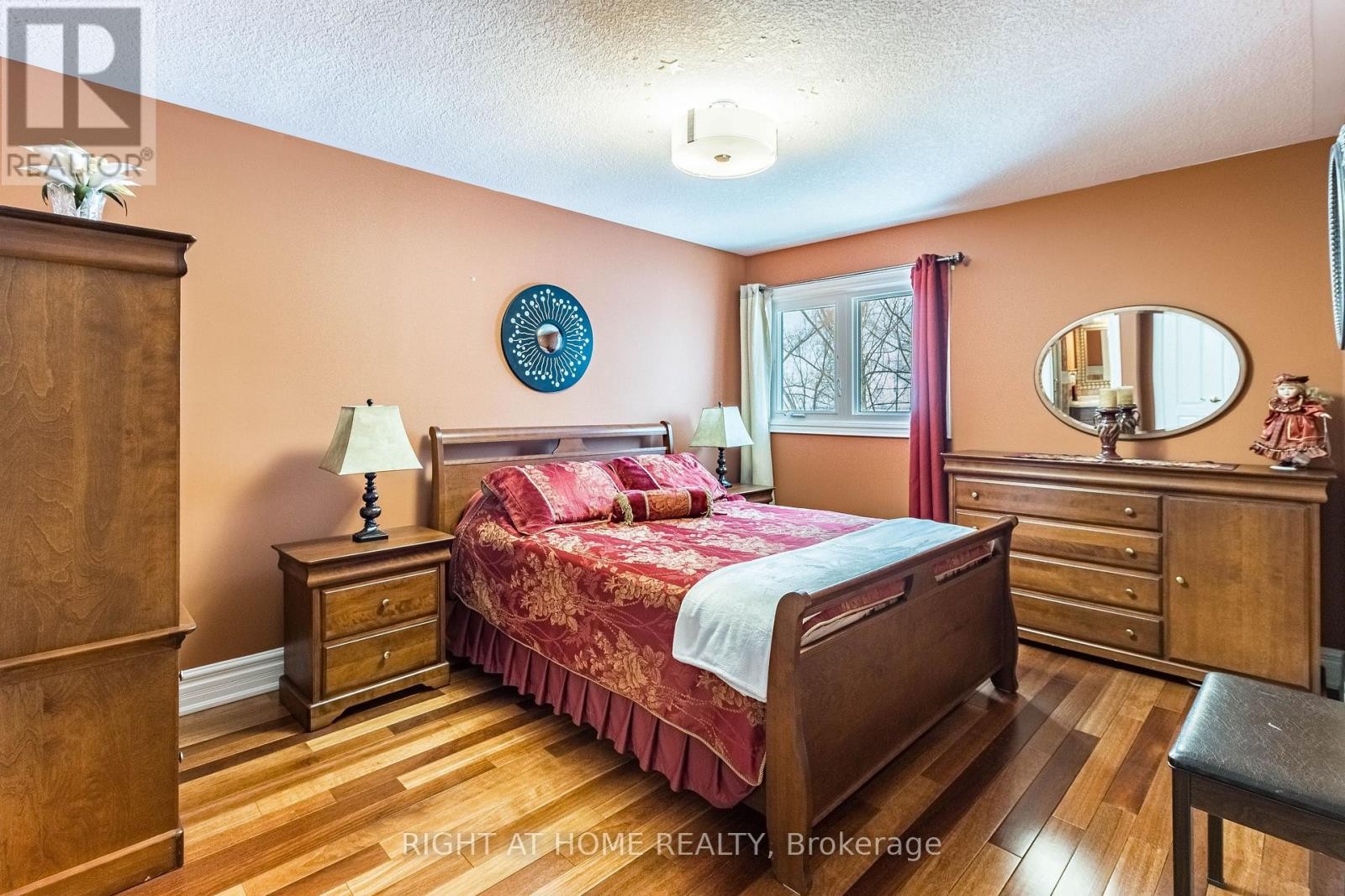 












13250 TENTH SIDE ROAD

,
Halton Hills (Rural Halton Hills),




Ontario
L7G4S5

