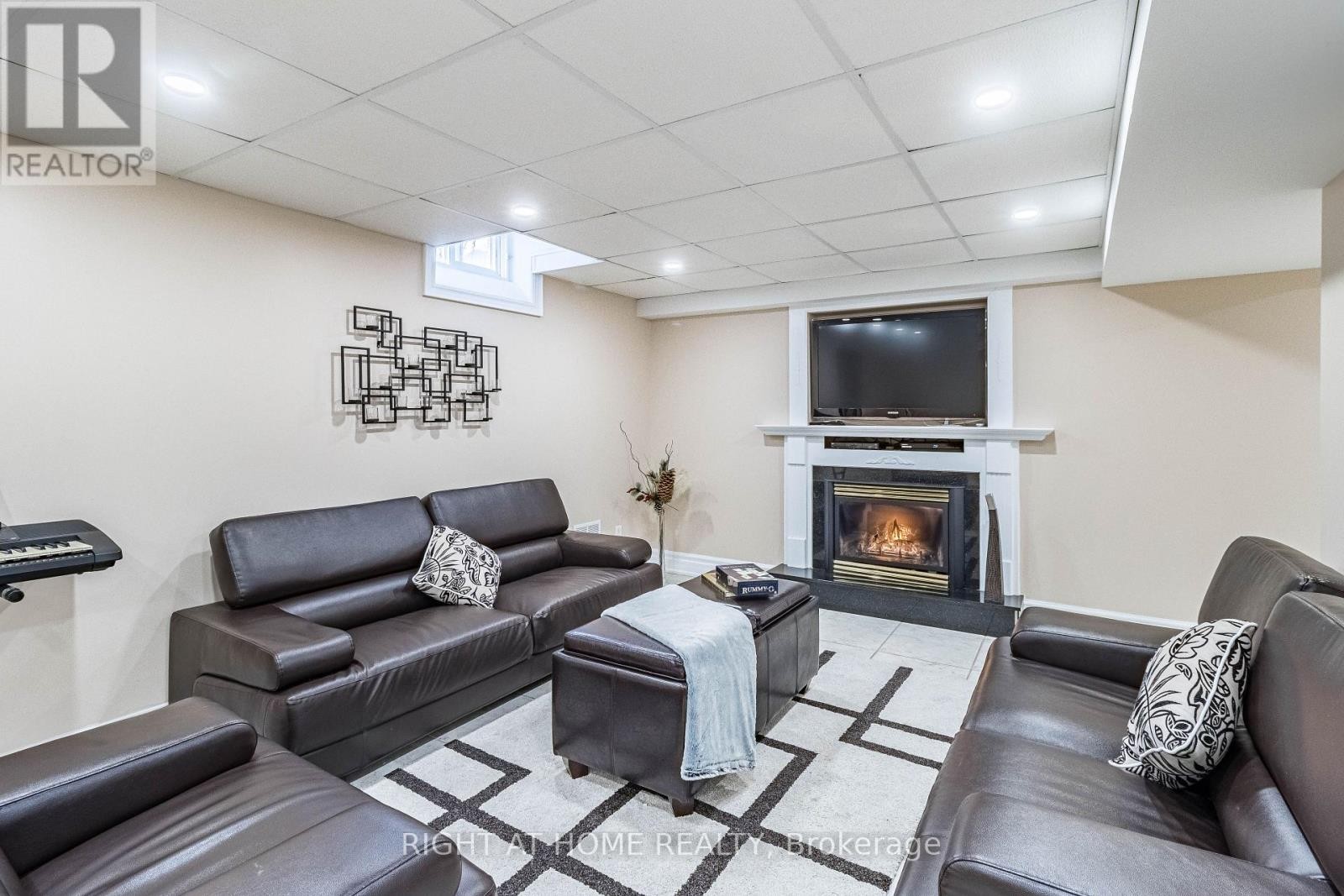 












13250 TENTH SIDE ROAD

,
Halton Hills (Rural Halton Hills),




Ontario
L7G4S5

