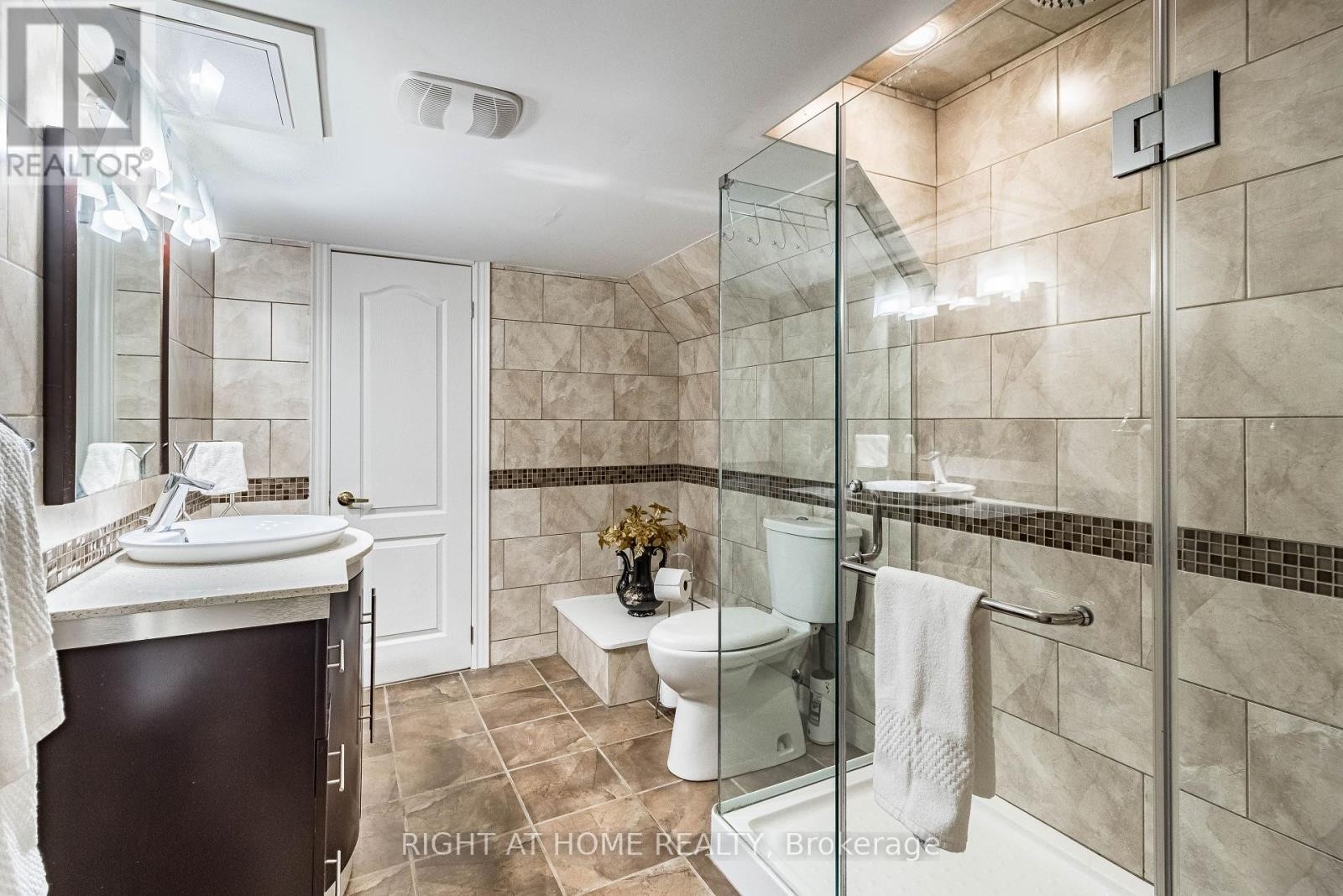 












13250 TENTH SIDE ROAD

,
Halton Hills (Rural Halton Hills),




Ontario
L7G4S5

