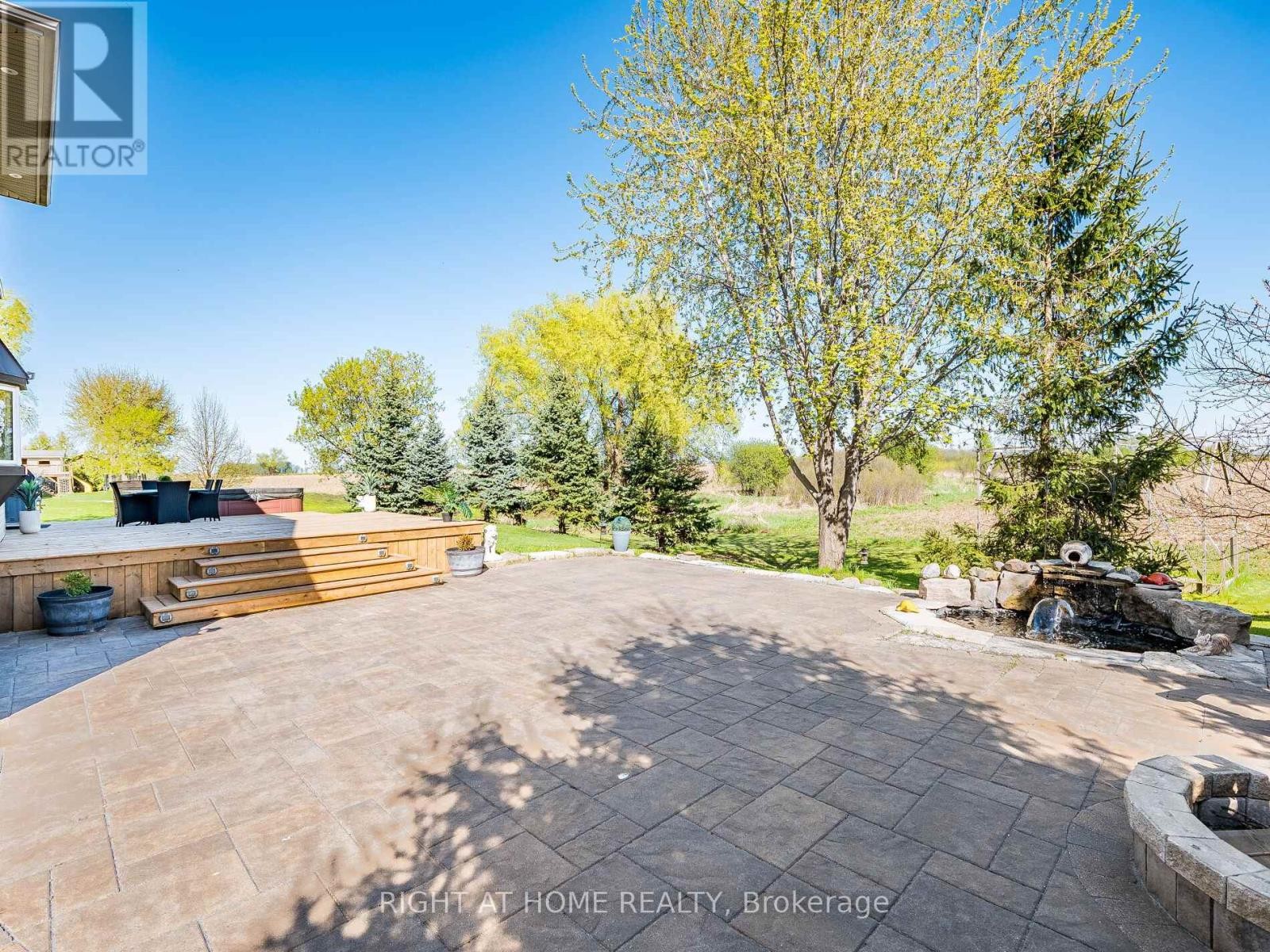 












13250 TENTH SIDE ROAD

,
Halton Hills (Rural Halton Hills),




Ontario
L7G4S5

