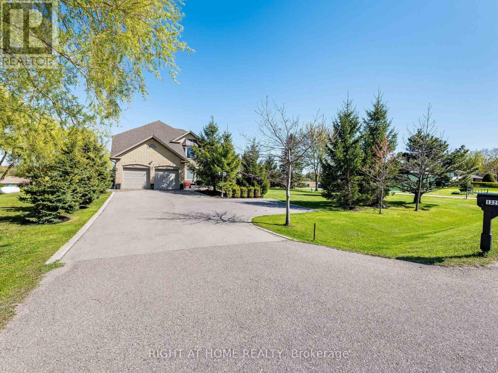 












13250 TENTH SIDE ROAD

,
Halton Hills (Rural Halton Hills),




Ontario
L7G4S5

