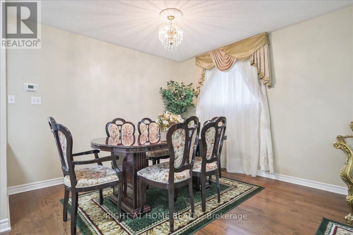 












5322 LISMIC BOULEVARD

,
Mississauga (East Credit),




Ontario
L5V1P5

