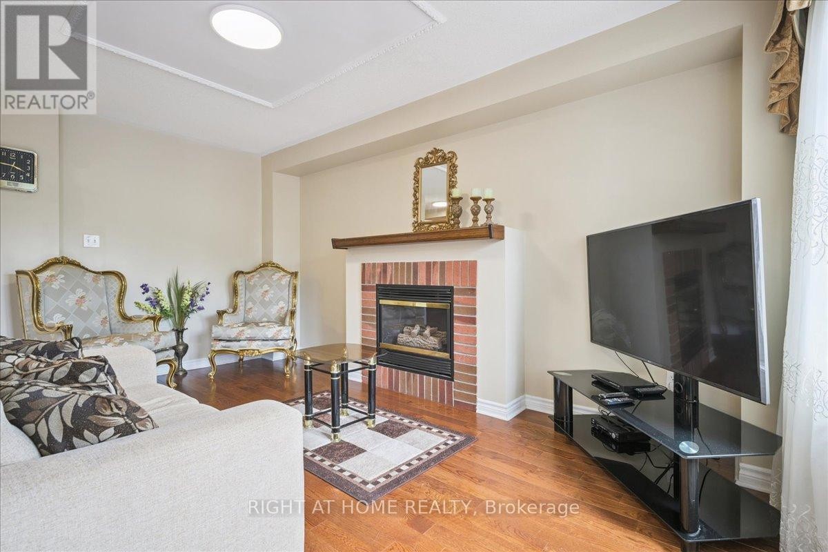 












5322 LISMIC BOULEVARD

,
Mississauga (East Credit),




Ontario
L5V1P5

