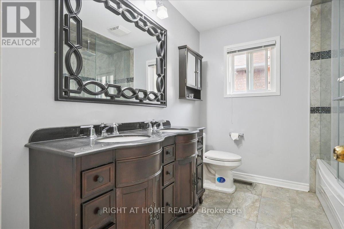 












5322 LISMIC BOULEVARD

,
Mississauga (East Credit),




Ontario
L5V1P5

