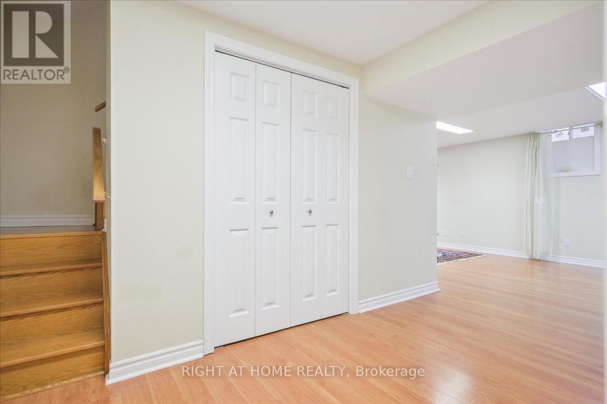 












5322 LISMIC BOULEVARD

,
Mississauga (East Credit),




Ontario
L5V1P5

