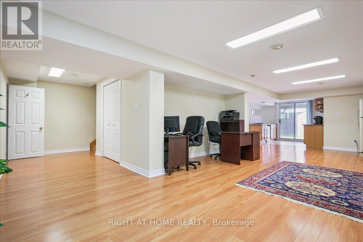 












5322 LISMIC BOULEVARD

,
Mississauga (East Credit),




Ontario
L5V1P5

