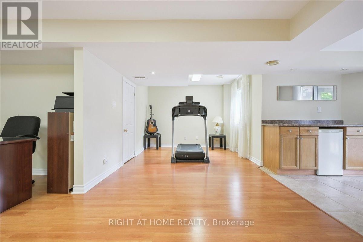












5322 LISMIC BOULEVARD

,
Mississauga (East Credit),




Ontario
L5V1P5

