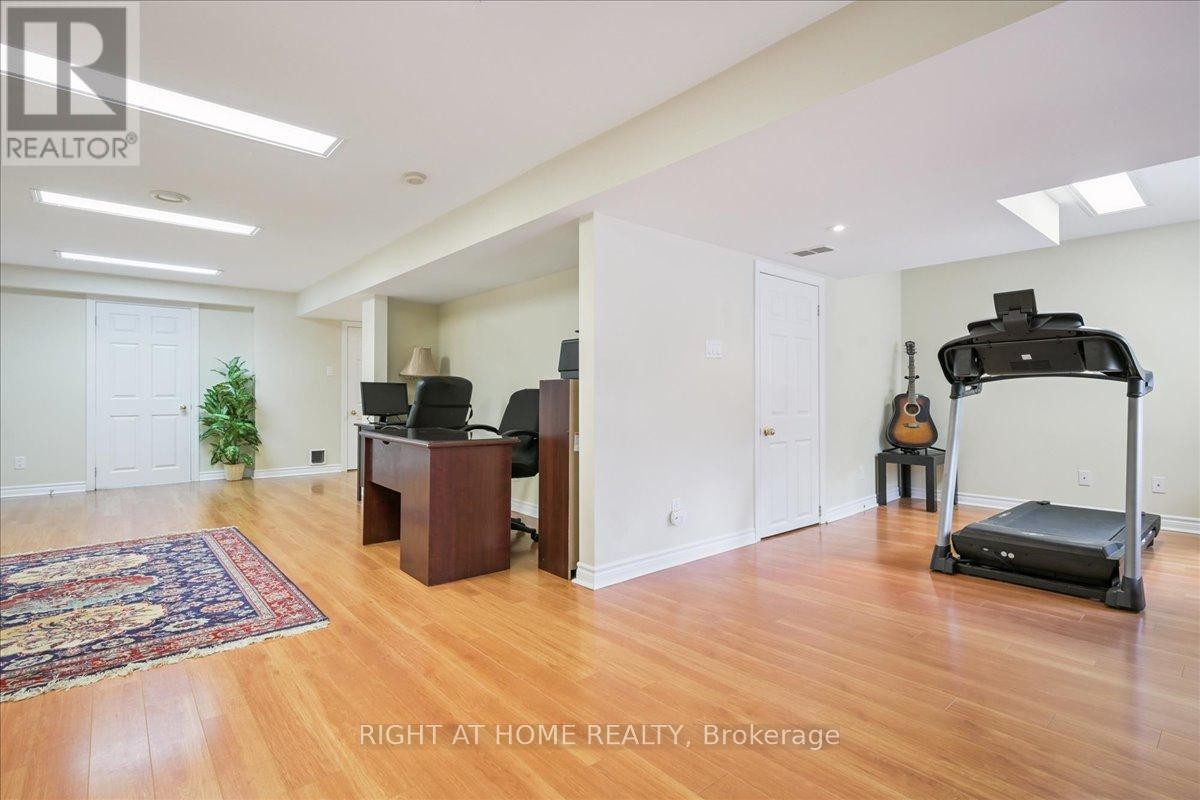 












5322 LISMIC BOULEVARD

,
Mississauga (East Credit),




Ontario
L5V1P5

