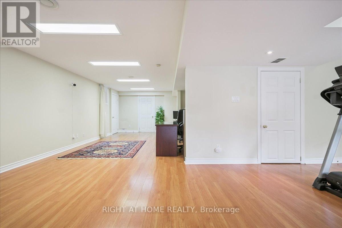 












5322 LISMIC BOULEVARD

,
Mississauga (East Credit),




Ontario
L5V1P5

