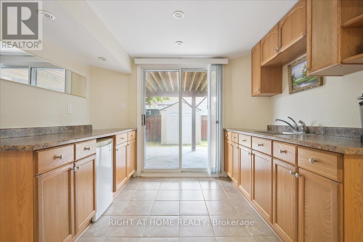 












5322 LISMIC BOULEVARD

,
Mississauga (East Credit),




Ontario
L5V1P5

