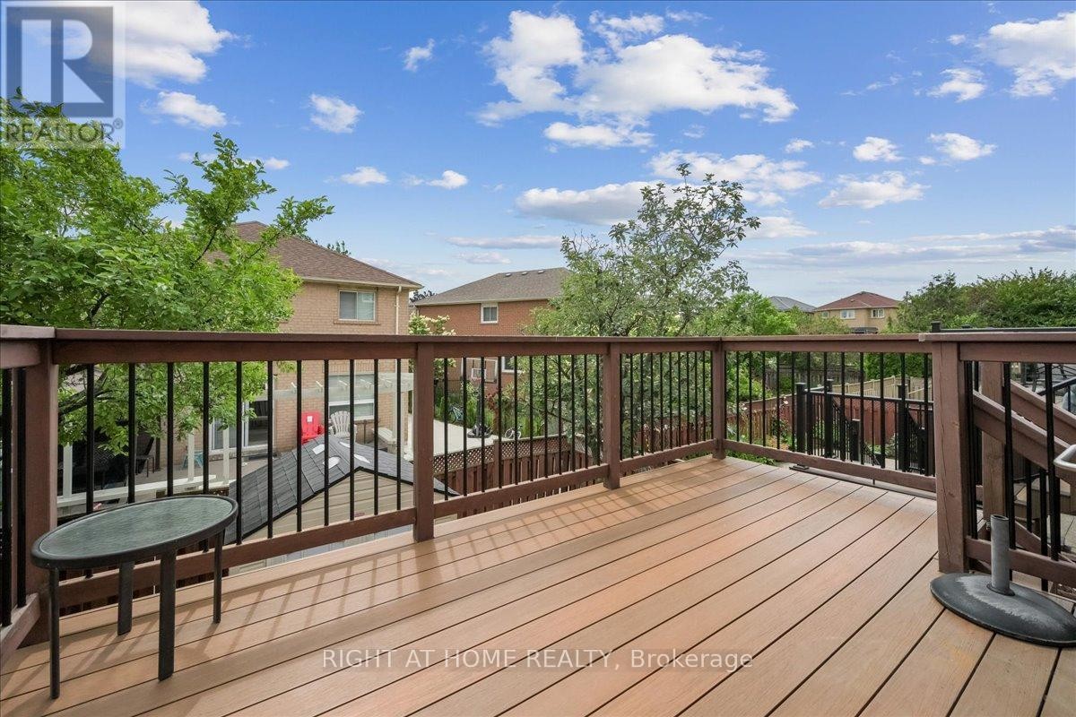 












5322 LISMIC BOULEVARD

,
Mississauga (East Credit),




Ontario
L5V1P5

