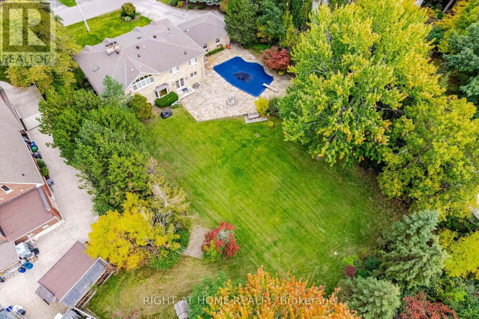 












2154 ONEIDA CRESCENT

,
Mississauga (Erindale),




Ontario
L5C1V6

