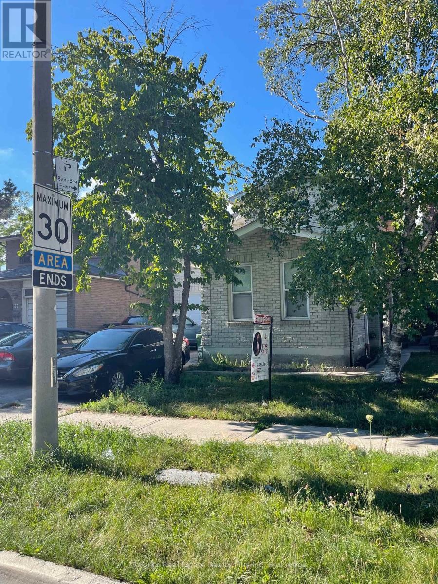 












45 COUNTRYMAN CIRCLE

,
Toronto (West Humber-Clairville),




Ontario
M9V4M8

