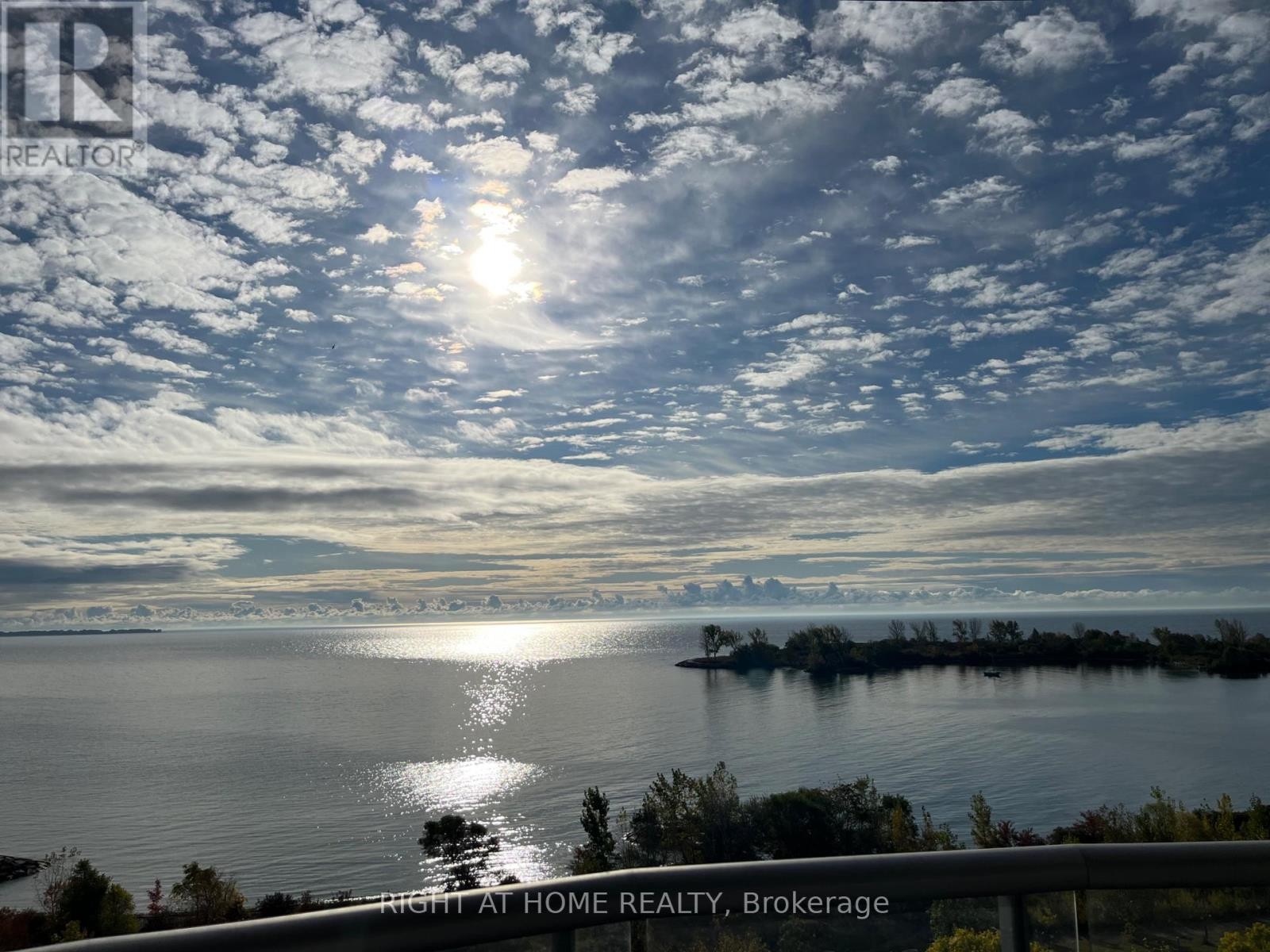 












LPH19 - 2095 LAKE SHORE BOULEVARD W

,
Toronto (Mimico),




Ontario
M8V4G4

