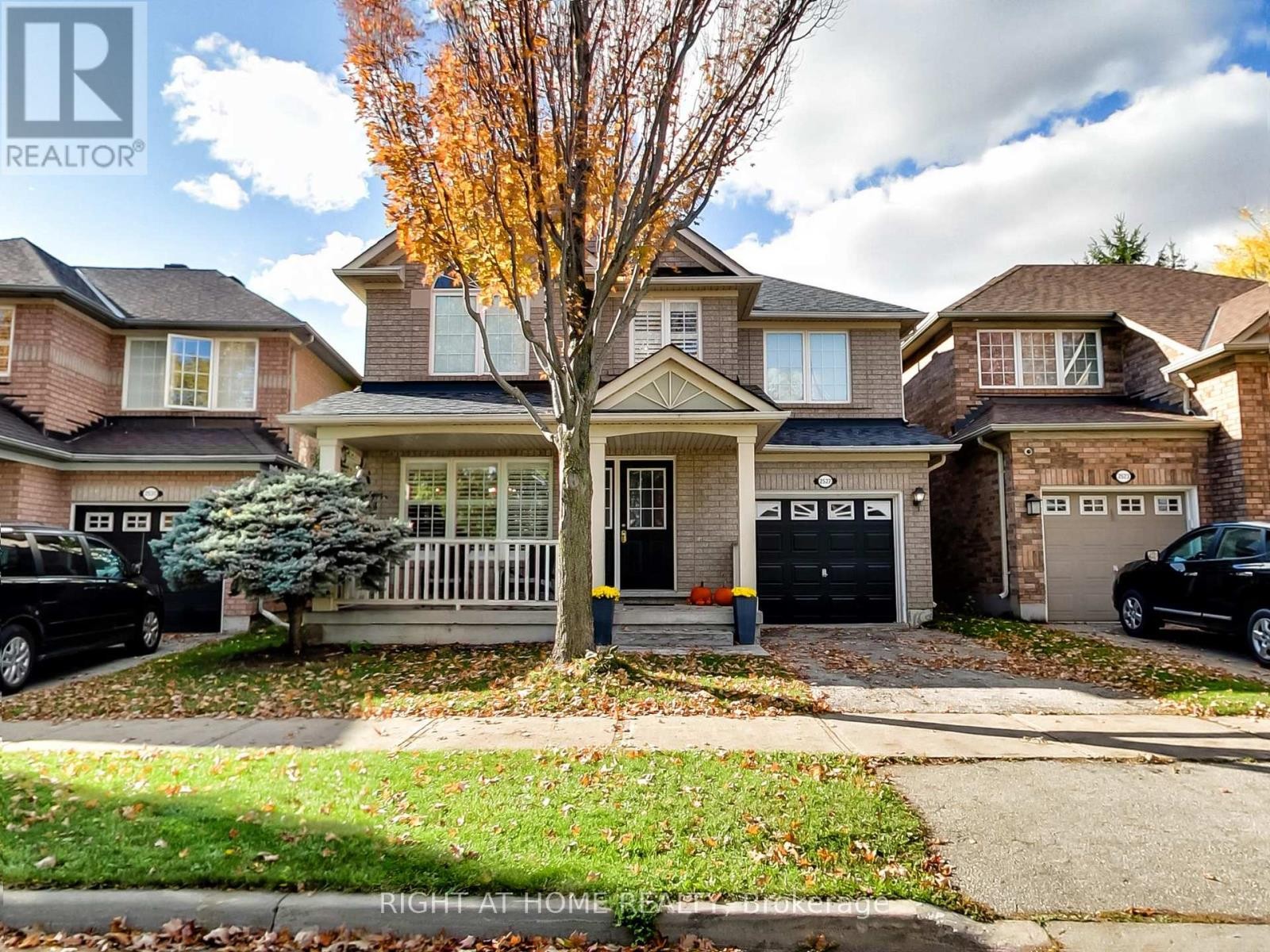 












2527 NETTLECREEK CRESCENT

,
Oakville (WT West Oak Trails),




Ontario
L6M4C1

