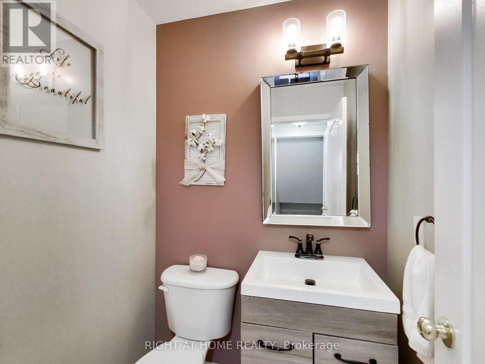 












2527 NETTLECREEK CRESCENT

,
Oakville (WT West Oak Trails),




Ontario
L6M4C1

