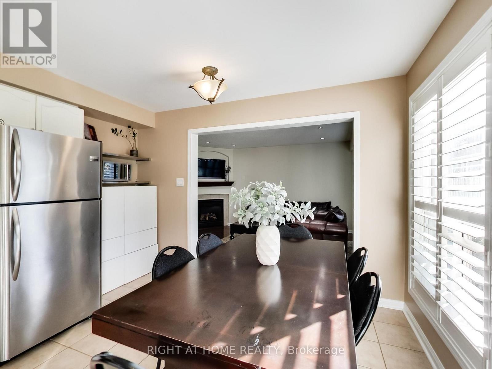 












2527 NETTLECREEK CRESCENT

,
Oakville (WT West Oak Trails),




Ontario
L6M4C1

