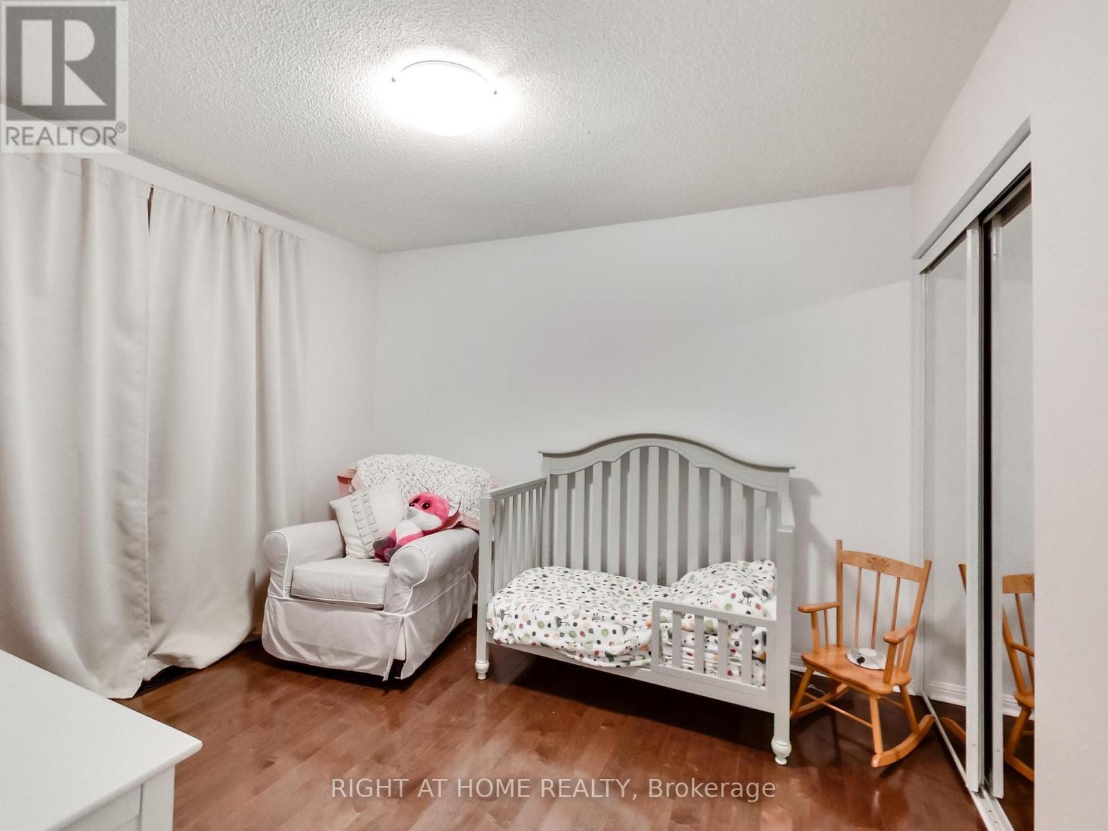 












2527 NETTLECREEK CRESCENT

,
Oakville (WT West Oak Trails),




Ontario
L6M4C1

