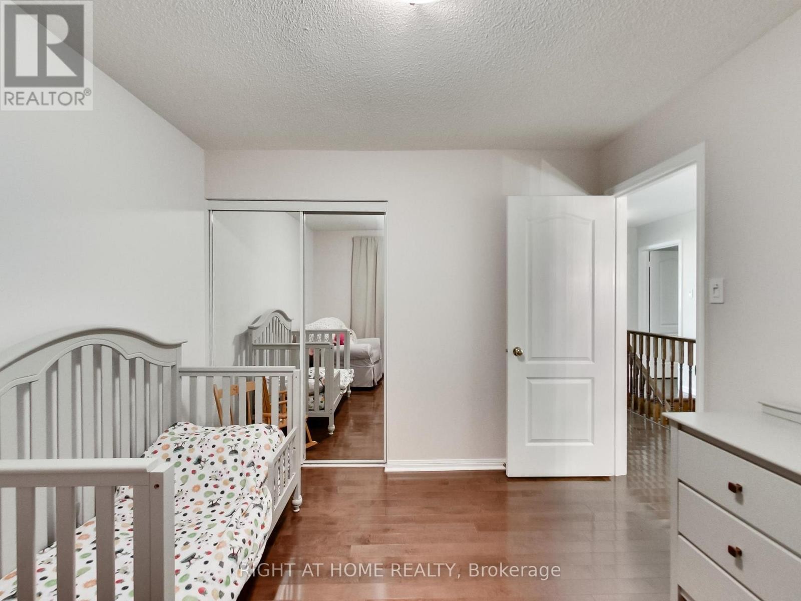 












2527 NETTLECREEK CRESCENT

,
Oakville (WT West Oak Trails),




Ontario
L6M4C1

