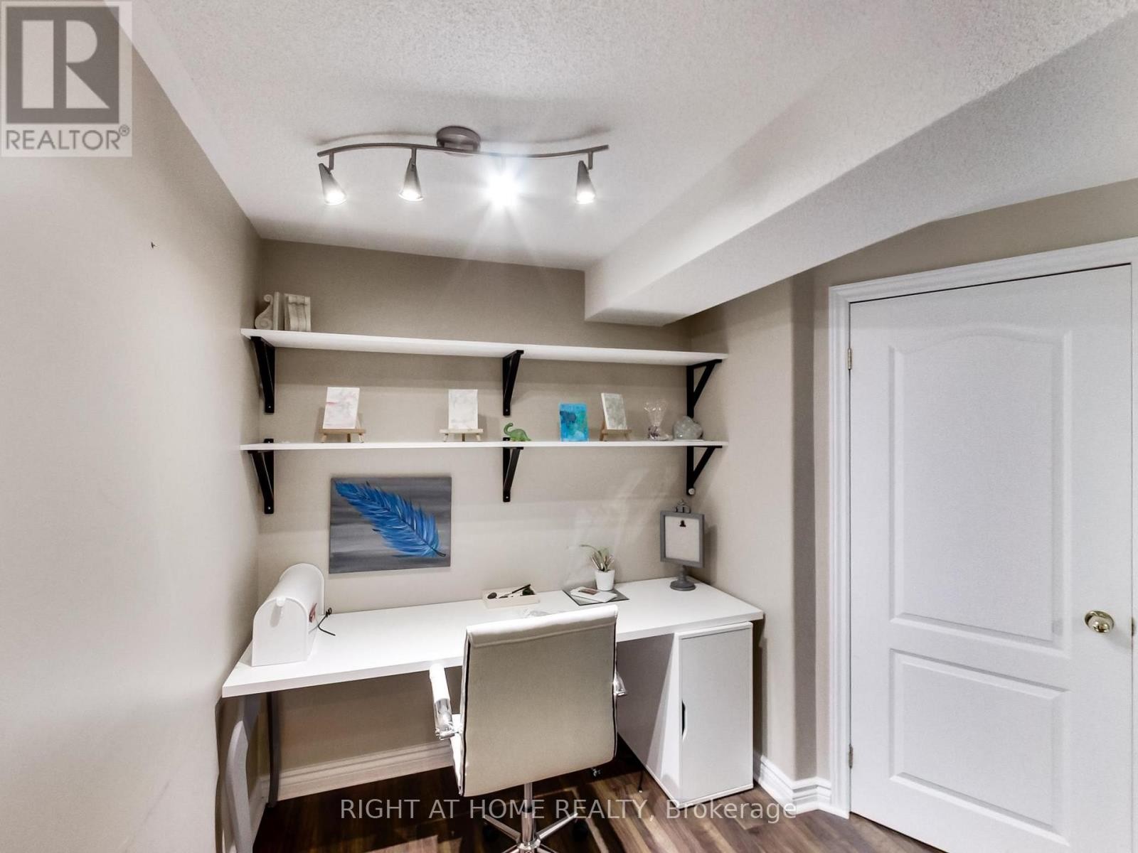 












2527 NETTLECREEK CRESCENT

,
Oakville (WT West Oak Trails),




Ontario
L6M4C1


