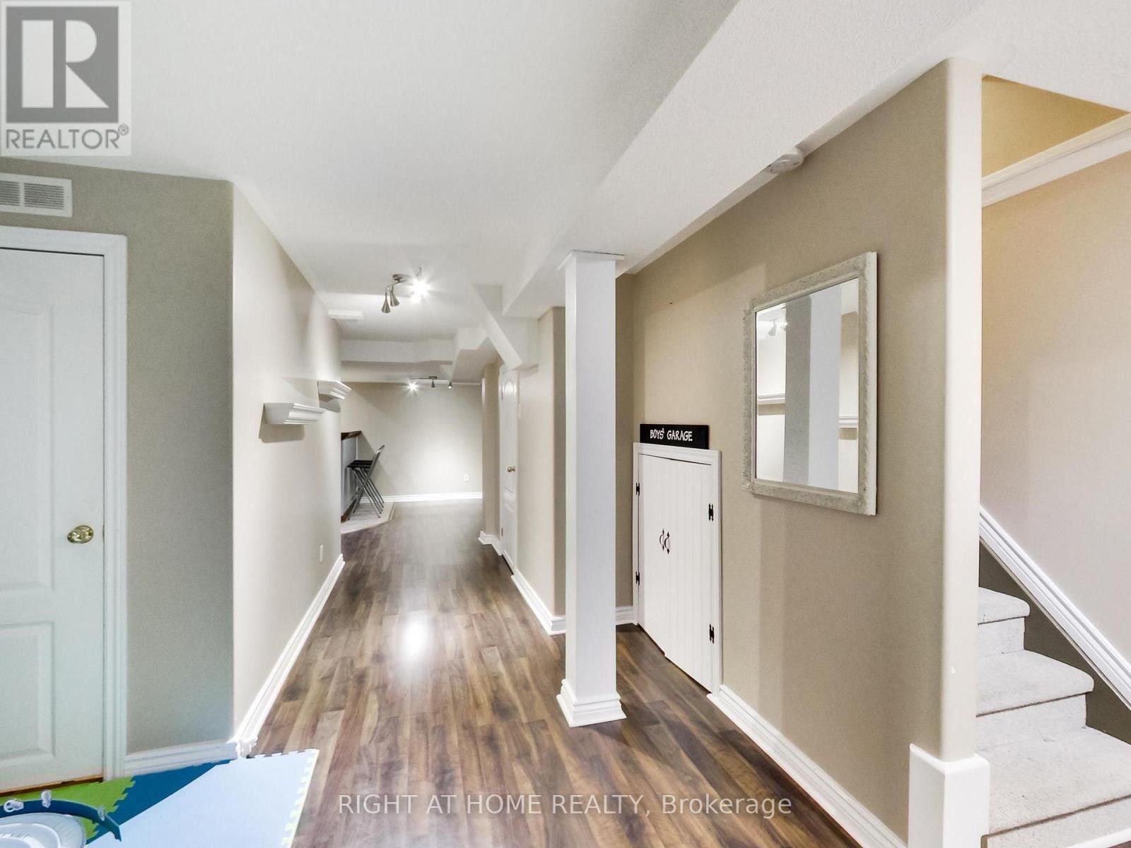 












2527 NETTLECREEK CRESCENT

,
Oakville (WT West Oak Trails),




Ontario
L6M4C1

