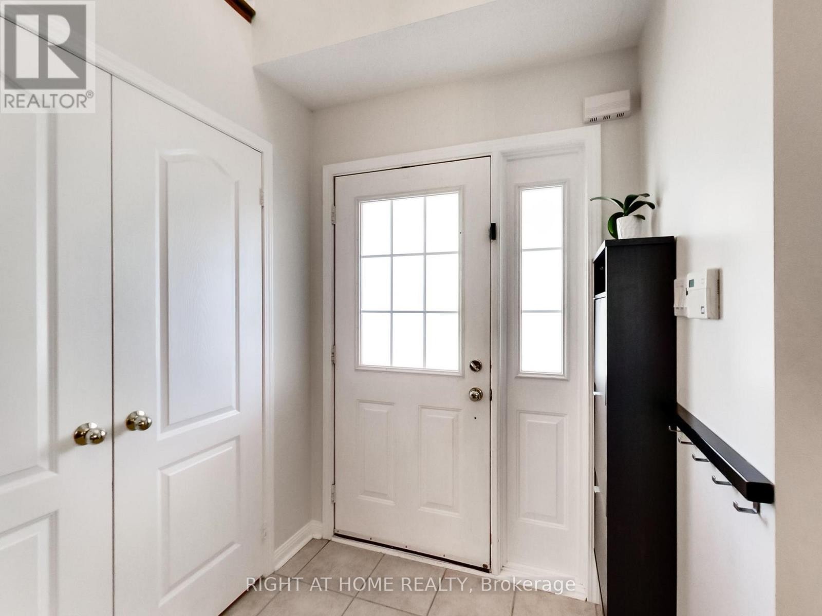 












2527 NETTLECREEK CRESCENT

,
Oakville (WT West Oak Trails),




Ontario
L6M4C1

