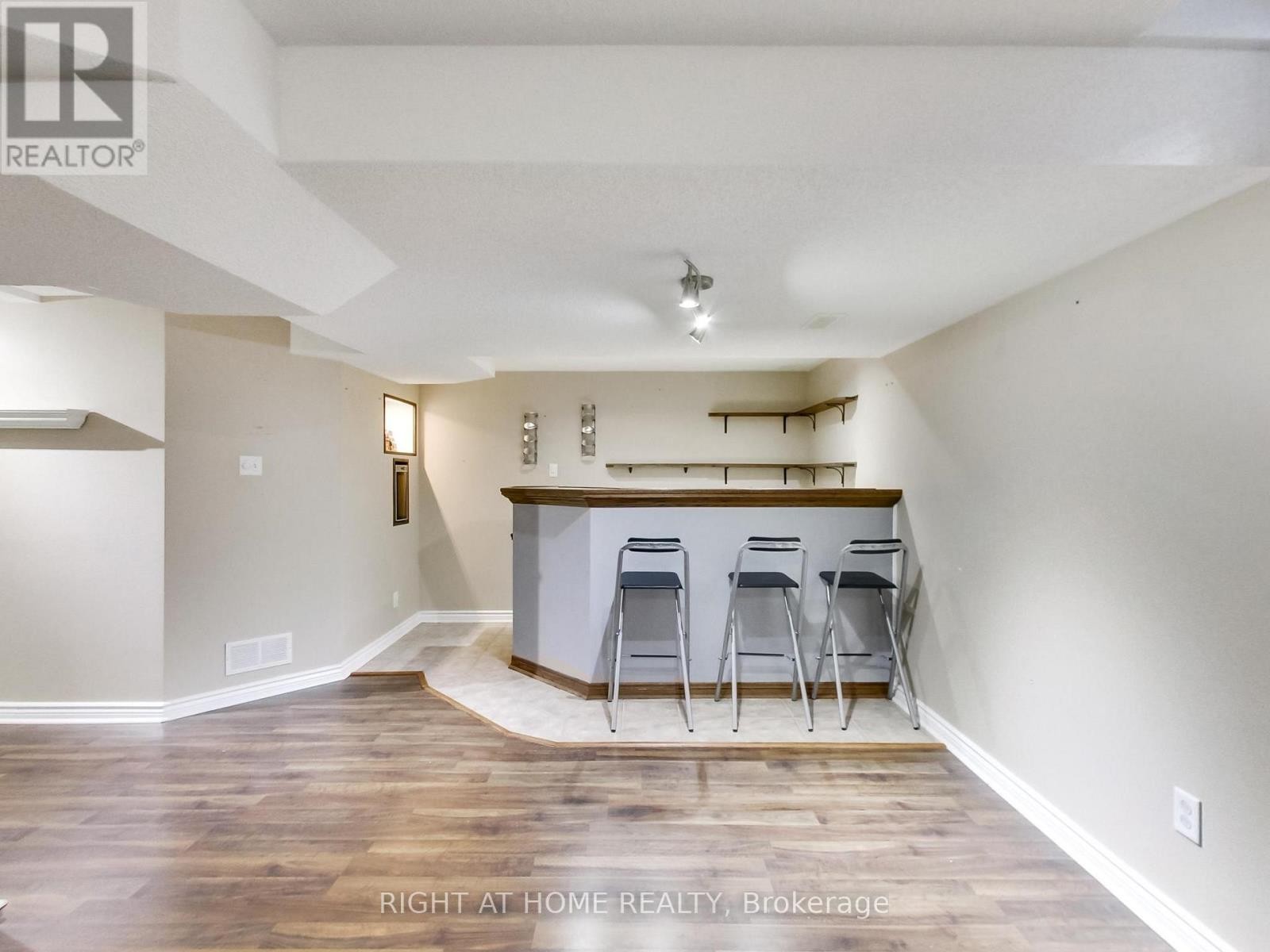 












2527 NETTLECREEK CRESCENT

,
Oakville (WT West Oak Trails),




Ontario
L6M4C1

