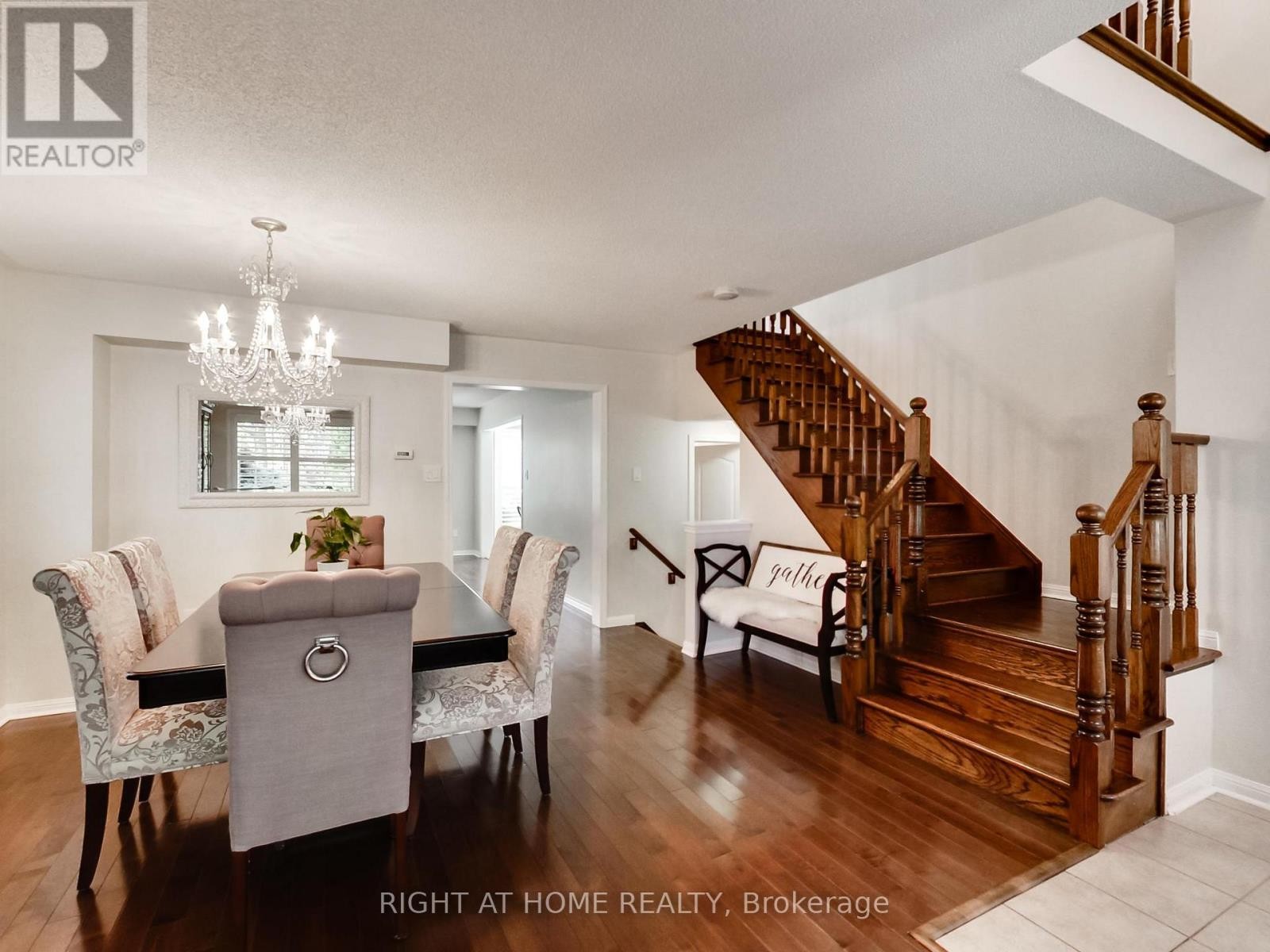 












2527 NETTLECREEK CRESCENT

,
Oakville (WT West Oak Trails),




Ontario
L6M4C1

