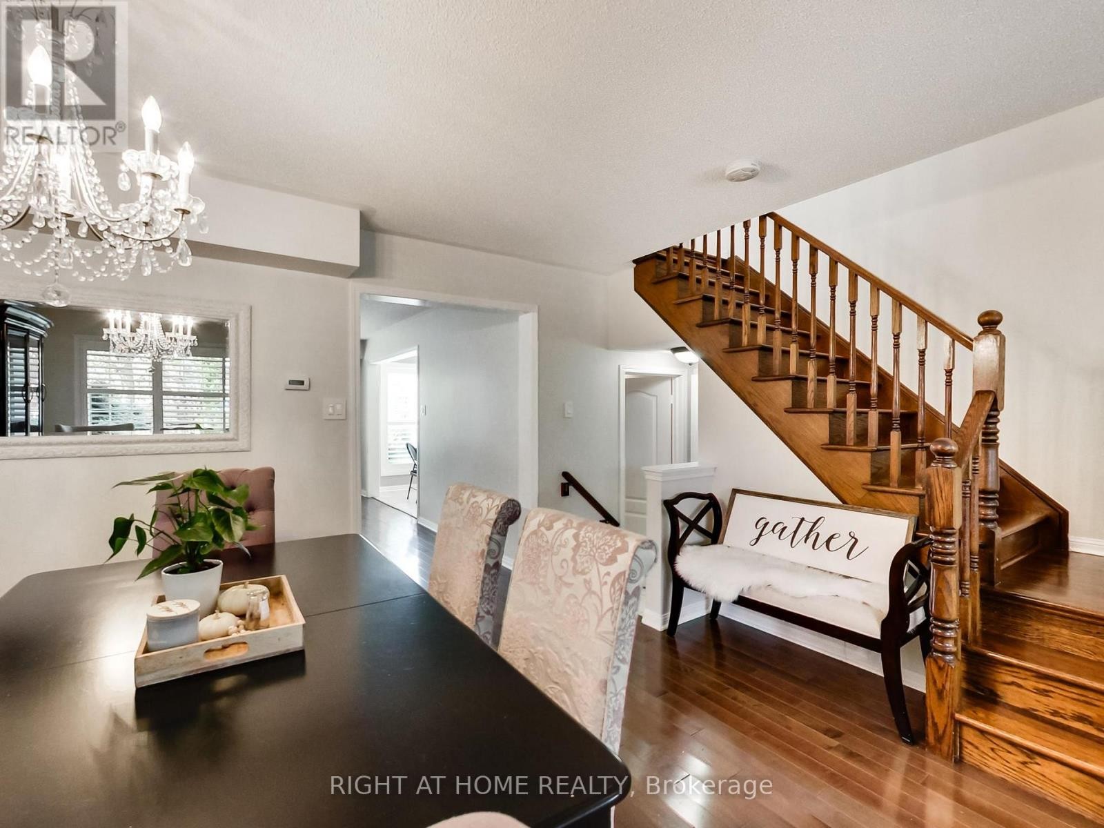 












2527 NETTLECREEK CRESCENT

,
Oakville (WT West Oak Trails),




Ontario
L6M4C1

