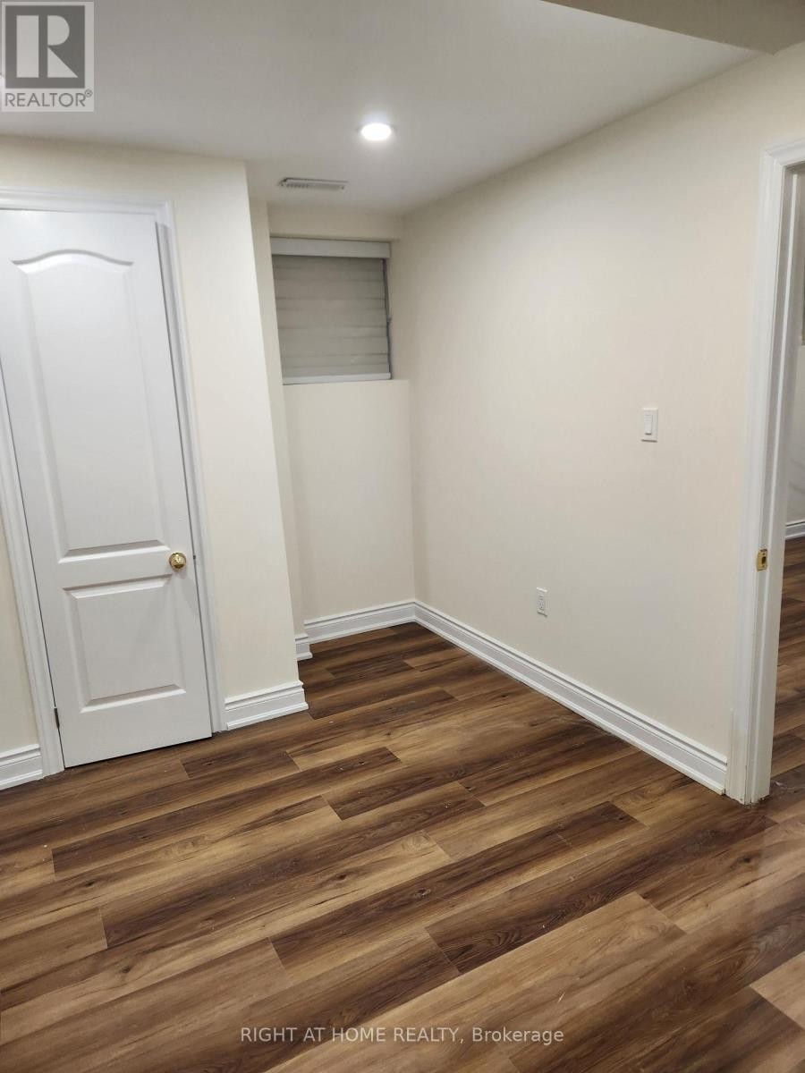 












LOWER - 62 PINEWAY PLACE

,
Brampton (Northgate),




Ontario
L6S5S4

