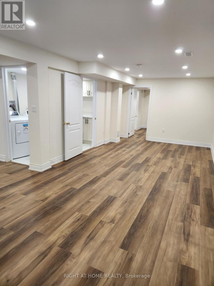 












LOWER - 62 PINEWAY PLACE

,
Brampton (Northgate),




Ontario
L6S5S4

