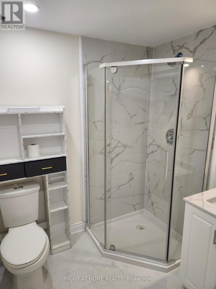 












LOWER - 62 PINEWAY PLACE

,
Brampton (Northgate),




Ontario
L6S5S4


