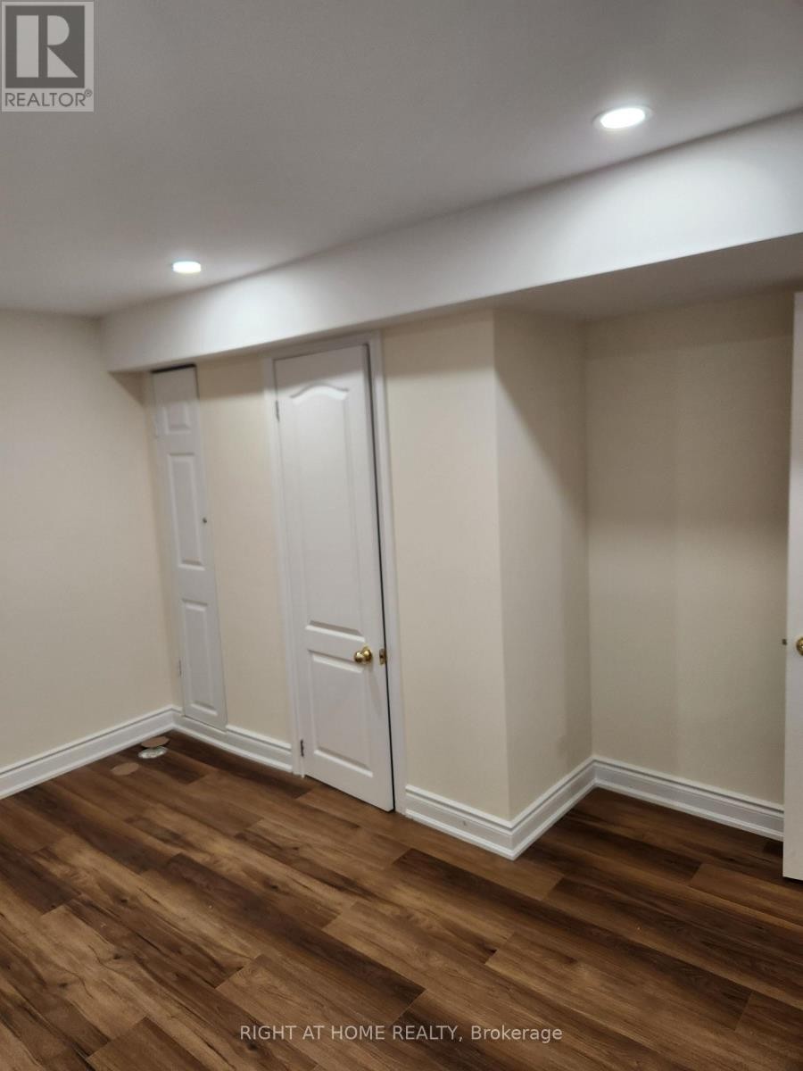 












LOWER - 62 PINEWAY PLACE

,
Brampton (Northgate),




Ontario
L6S5S4

