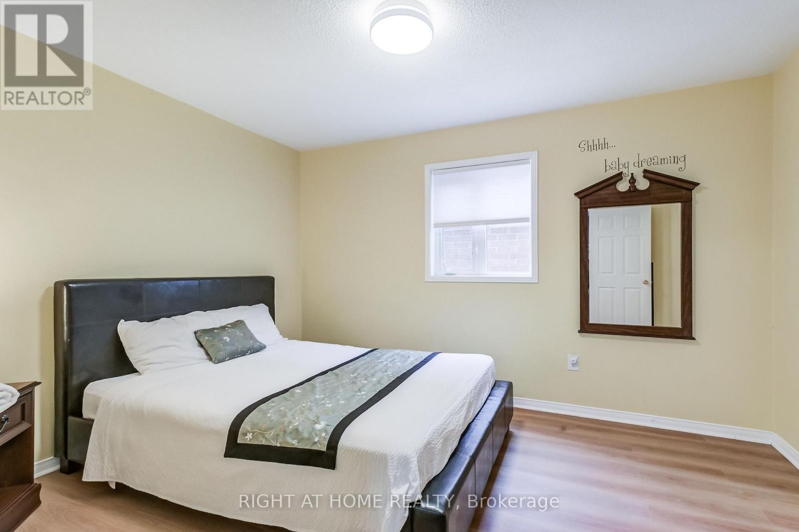 












51 CRESTRIDGE DRIVE

,
Caledon (Bolton North),




Ontario
L7E2T9


