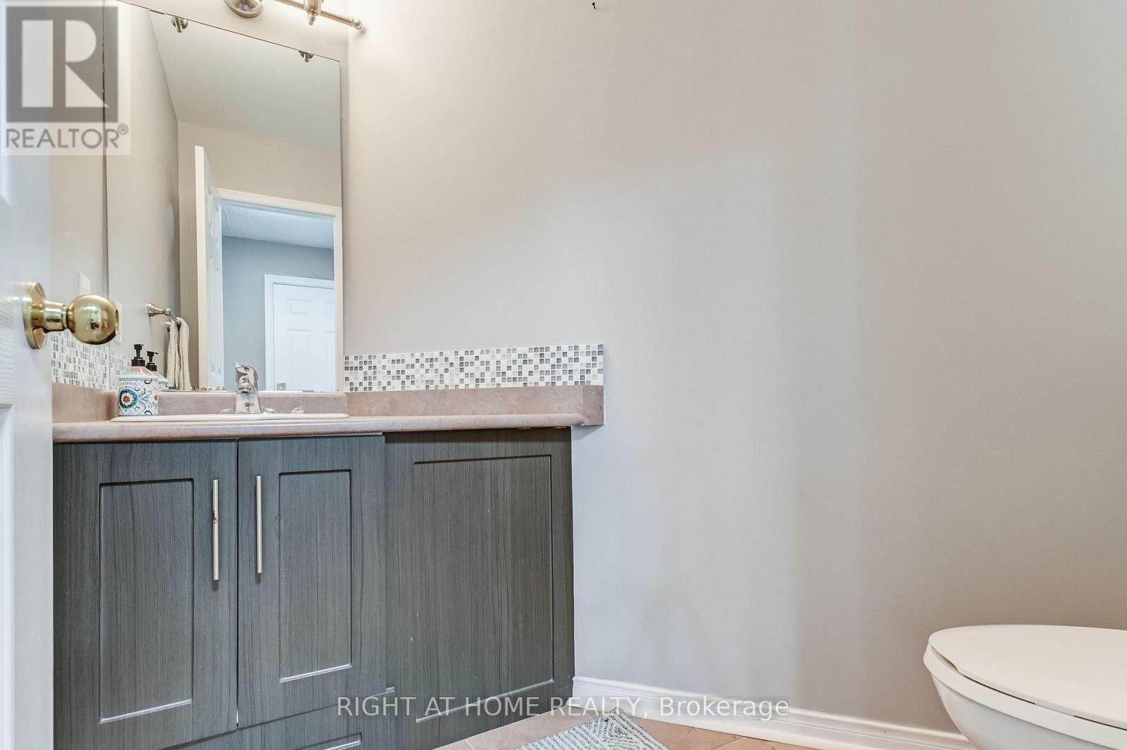 












51 CRESTRIDGE DRIVE

,
Caledon (Bolton North),




Ontario
L7E2T9


