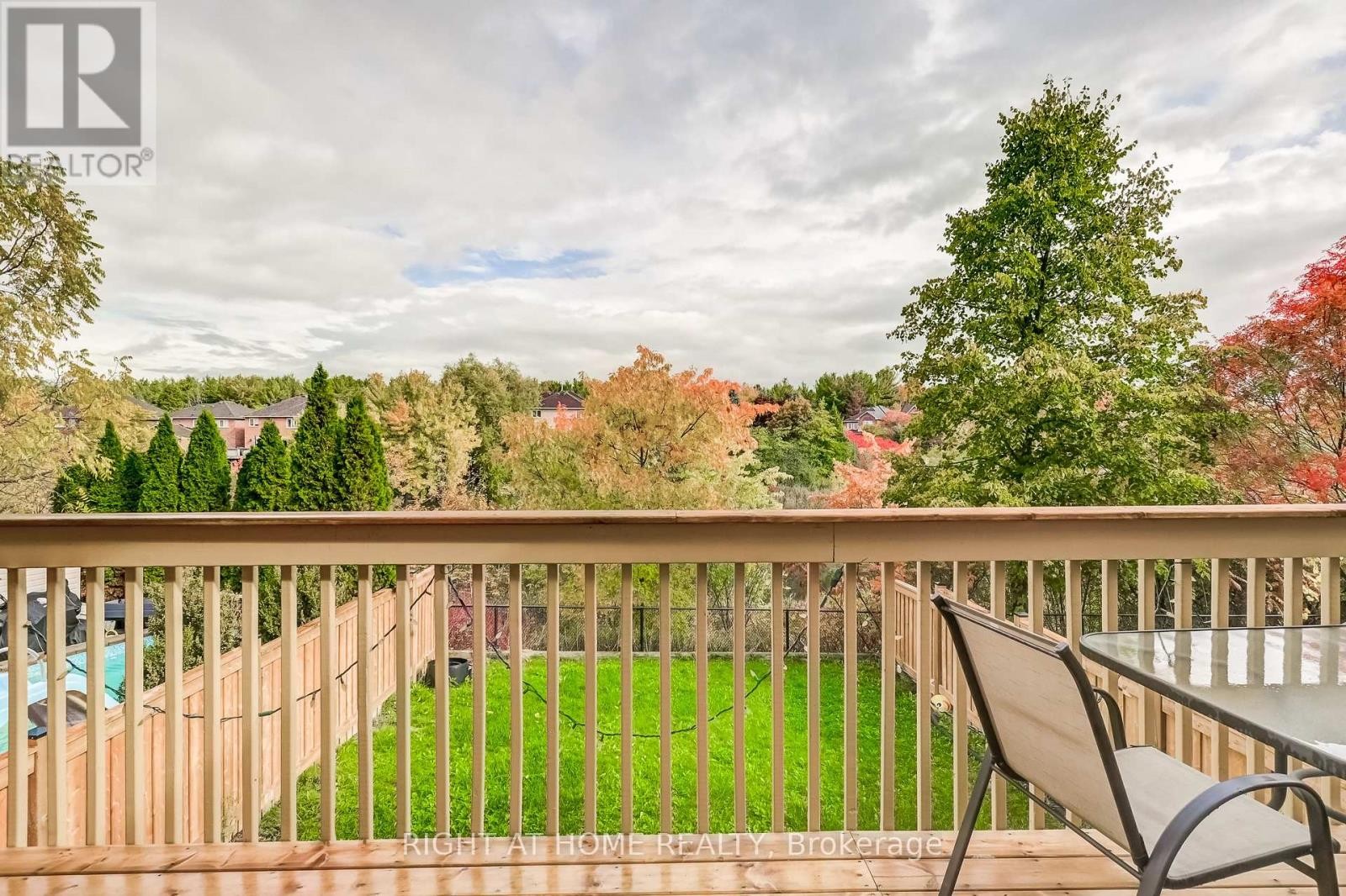 












51 CRESTRIDGE DRIVE

,
Caledon (Bolton North),




Ontario
L7E2T9

