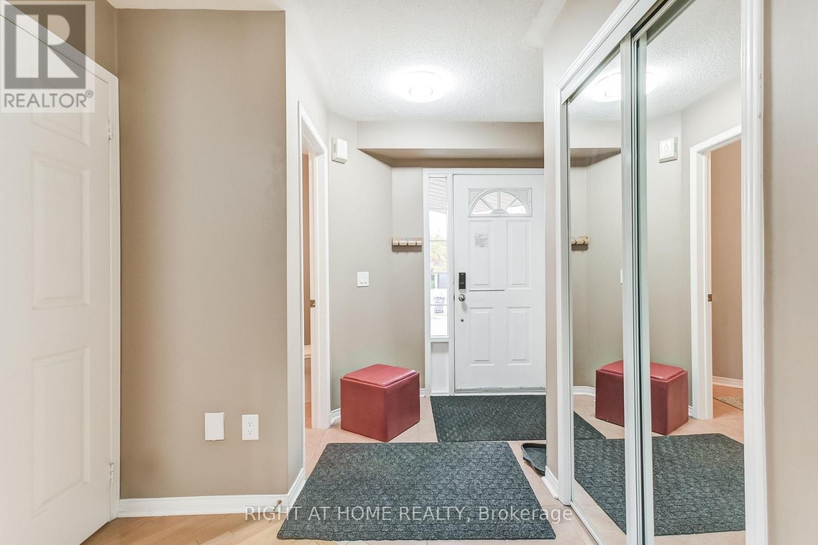 












51 CRESTRIDGE DRIVE

,
Caledon (Bolton North),




Ontario
L7E2T9

