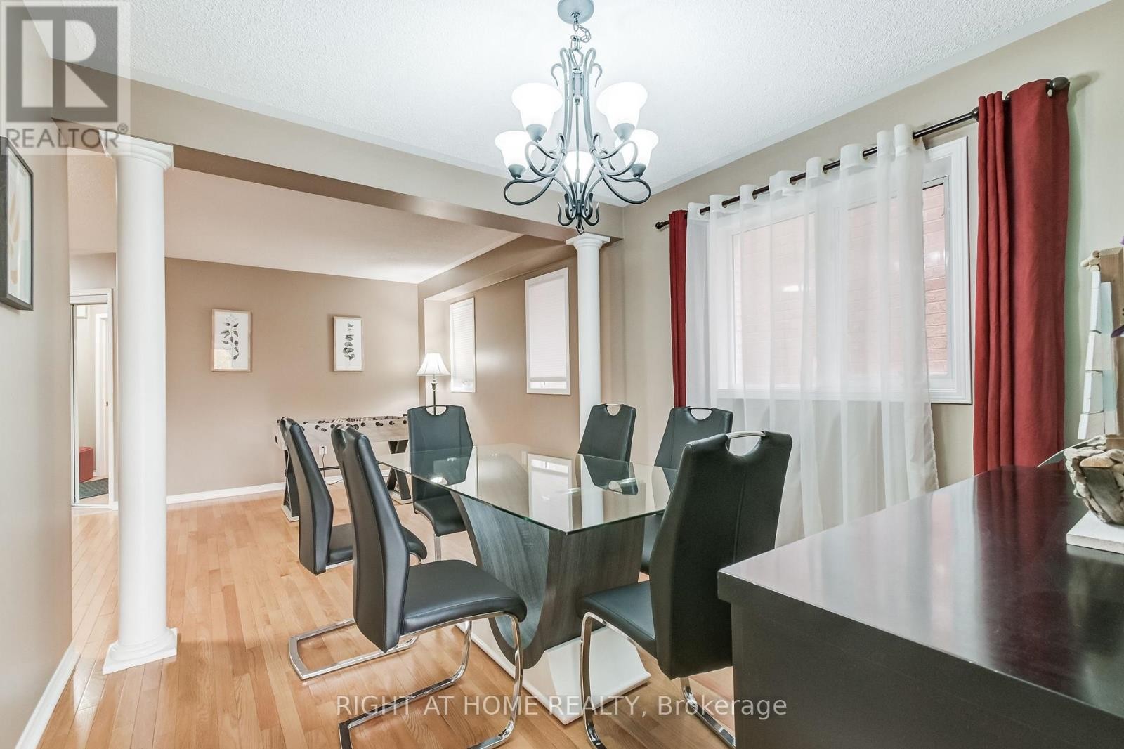 












51 CRESTRIDGE DRIVE

,
Caledon (Bolton North),




Ontario
L7E2T9

