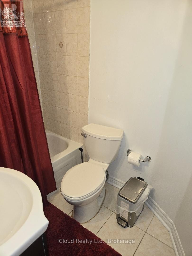 












BASEMENT - 1659 SUMMERGROVE CRESCENT

,
Mississauga (East Credit),




Ontario
L5M3Z6


