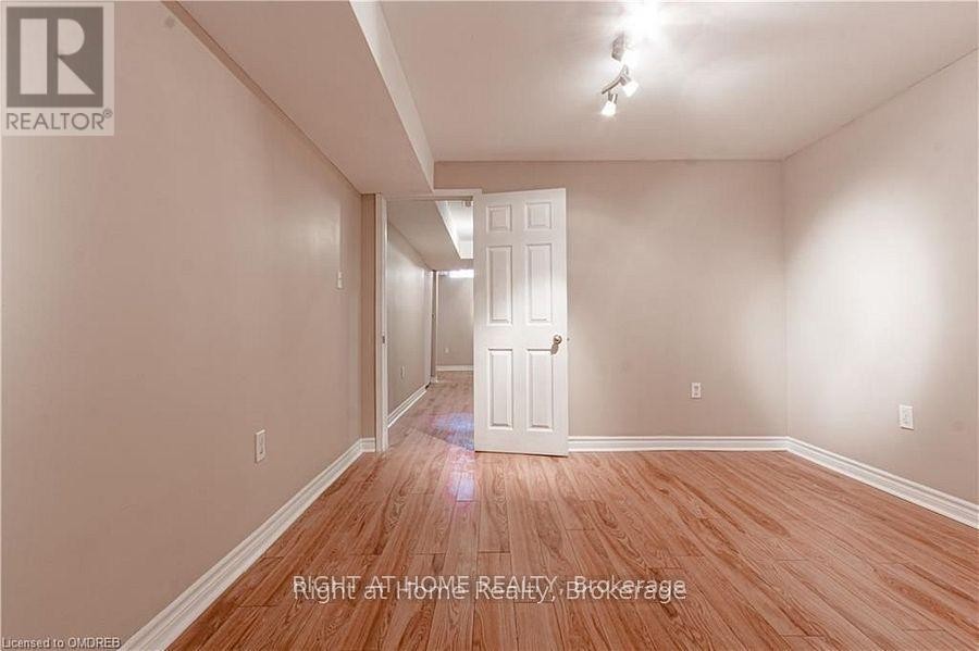 












1407 MCDERMOTT WAY N

,
Milton (BE Beaty),




Ontario
L9T6L6

