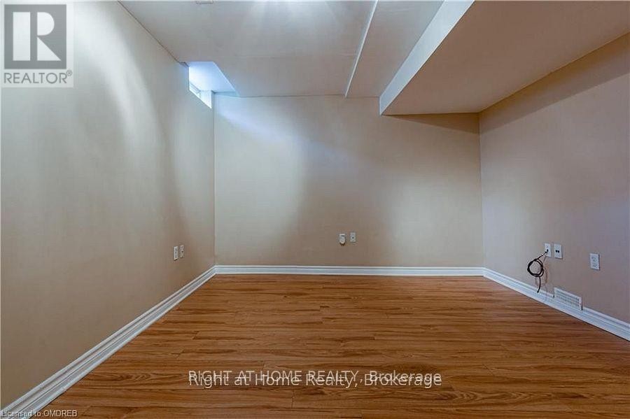












1407 MCDERMOTT WAY N

,
Milton (BE Beaty),




Ontario
L9T6L6

