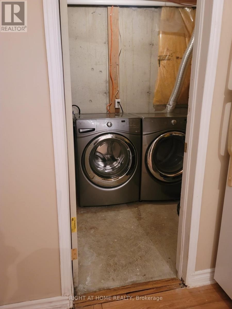 












1407 MCDERMOTT WAY N

,
Milton (BE Beaty),




Ontario
L9T6L6

