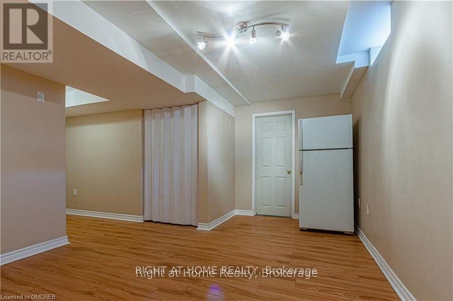 












1407 MCDERMOTT WAY N

,
Milton (BE Beaty),




Ontario
L9T6L6

