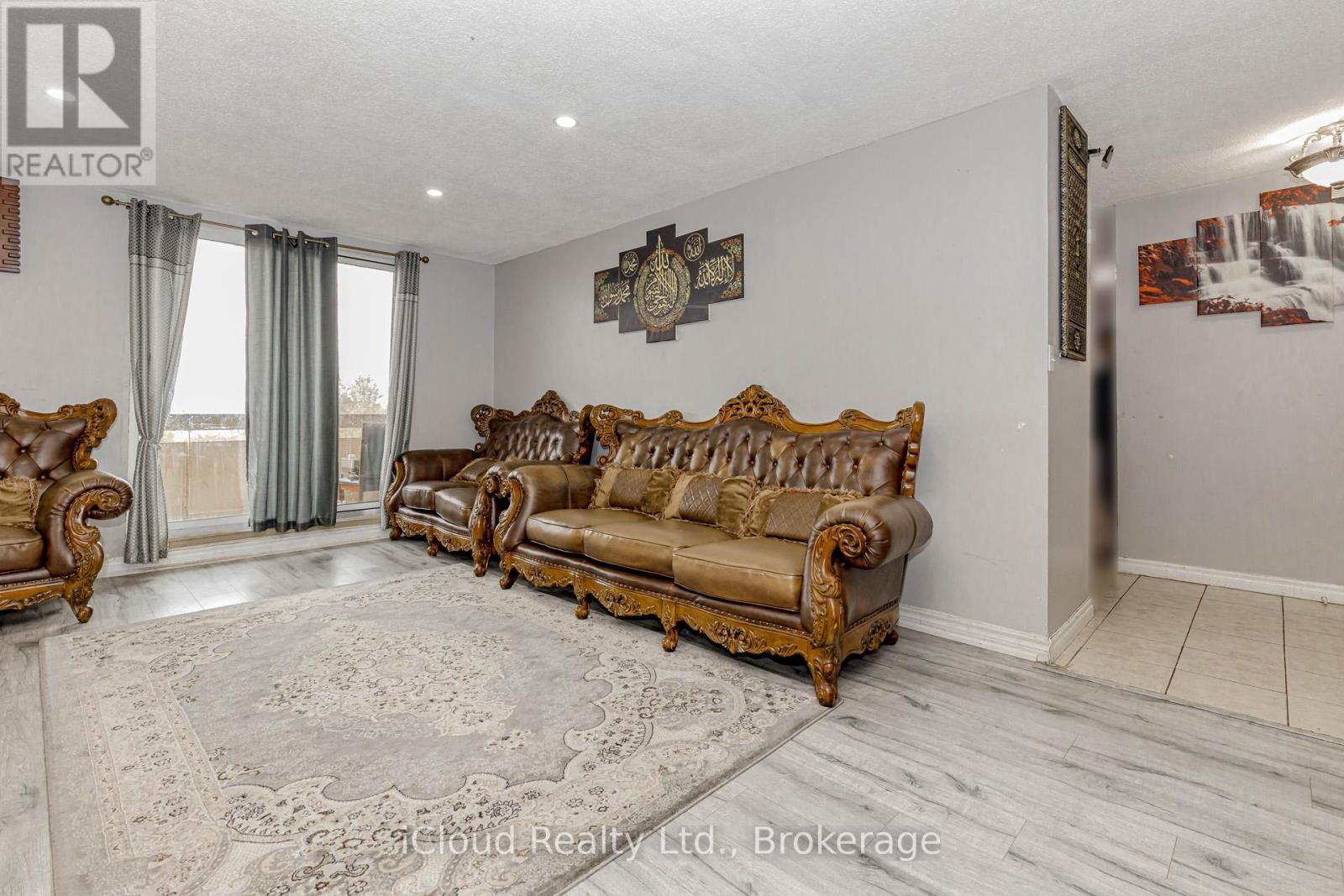 












502 - 3577 DERRY ROAD E

,
Mississauga (Malton),




Ontario
L4T1B3

