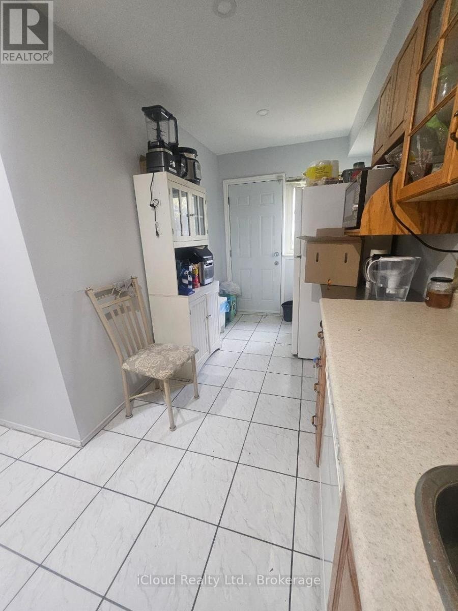 












182 - 6448 FINCH AVENUE W

,
Toronto (Mount Olive-Silverstone-Jamestown),




Ontario
M9V1T4

