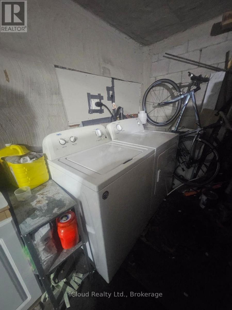 












182 - 6448 FINCH AVENUE W

,
Toronto (Mount Olive-Silverstone-Jamestown),




Ontario
M9V1T4

