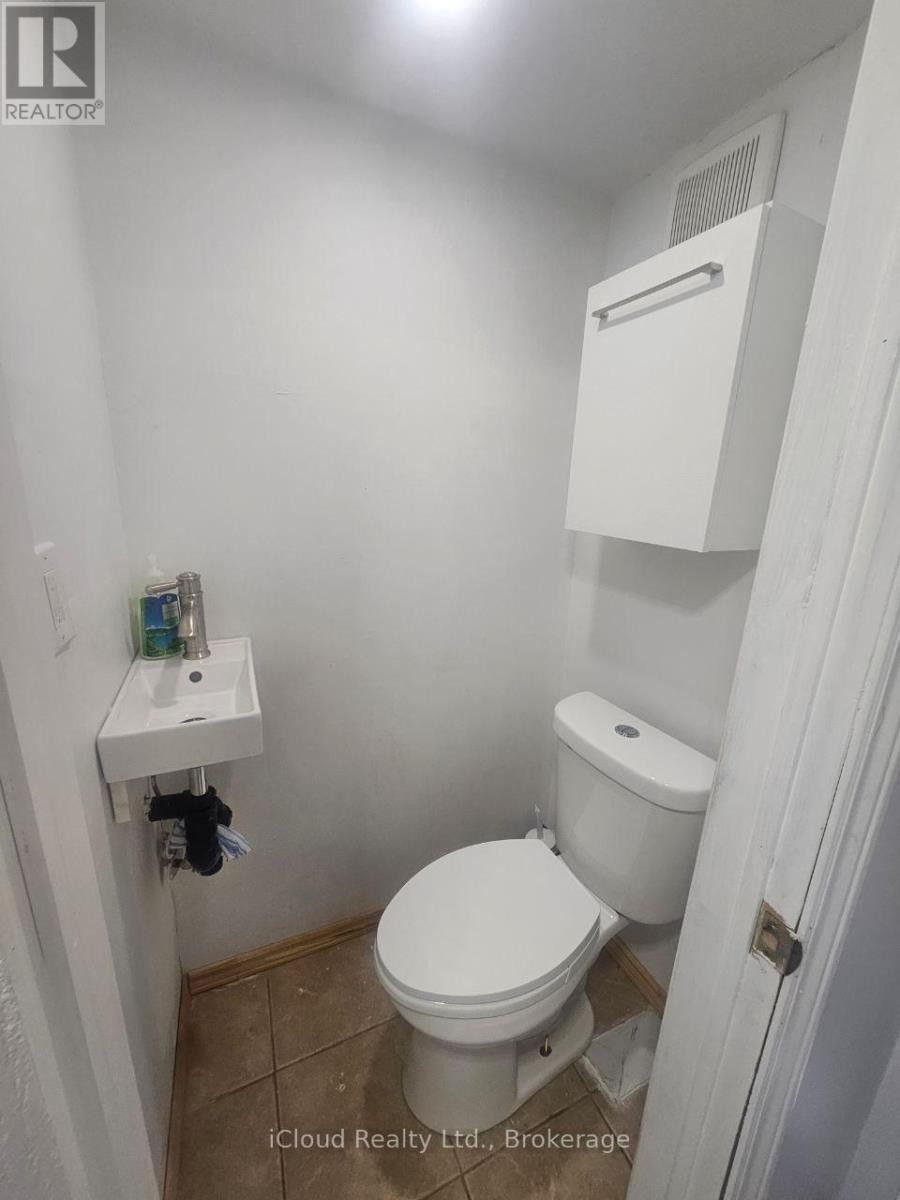 












182 - 6448 FINCH AVENUE W

,
Toronto (Mount Olive-Silverstone-Jamestown),




Ontario
M9V1T4

